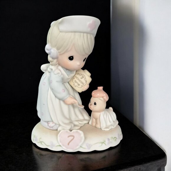 1995 enesco precious moments growing in grace, age 7 nurse w kitten 163740 - Picture 4 of 15